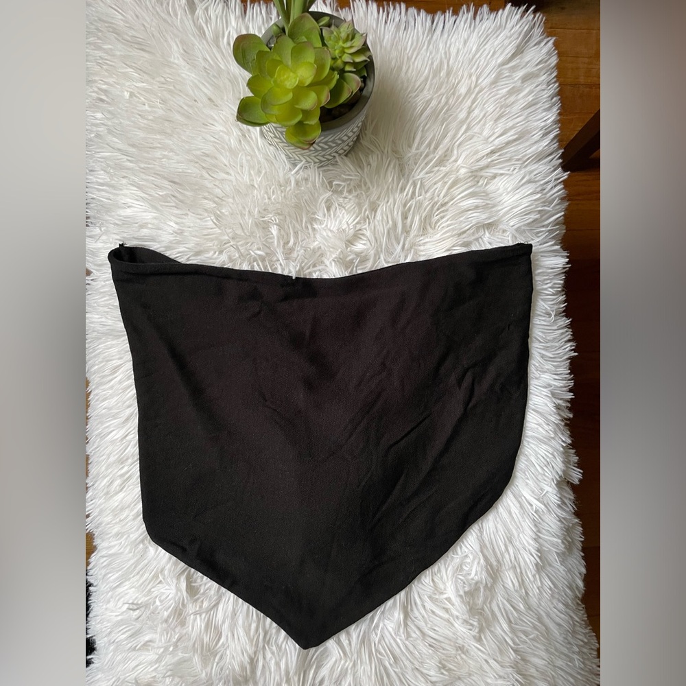 Naked wardrobe Handkerchief Crop Top 🖤 - Picture 6 of 7